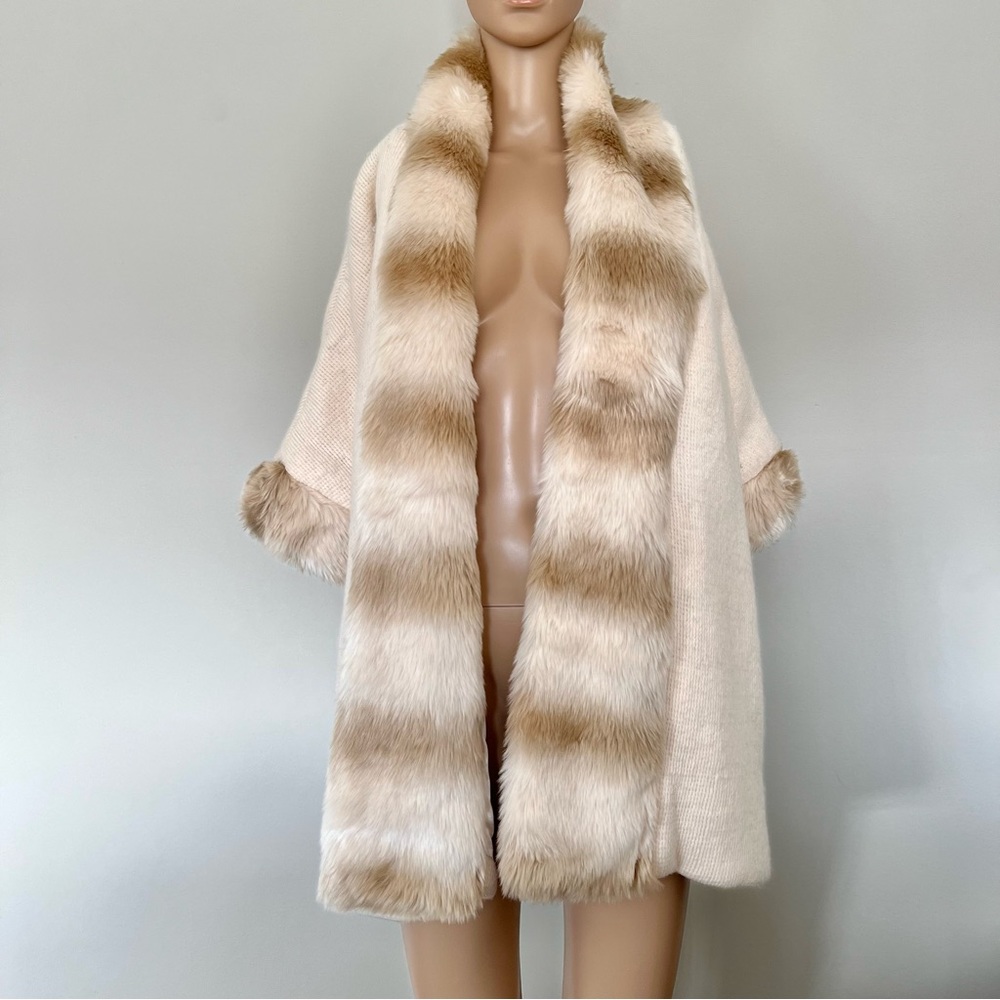 💕Luxe by Irina NWT Faux Fur & Fabric Cream Cape With Pockets 1X💕